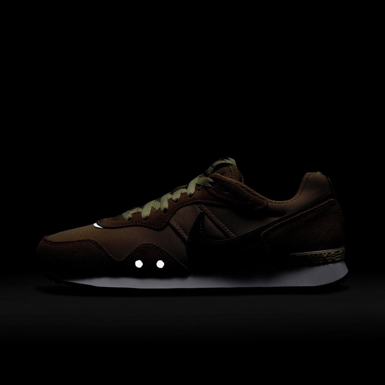 Nike Venture Runner Kadın Bej Spor Ayakkabı