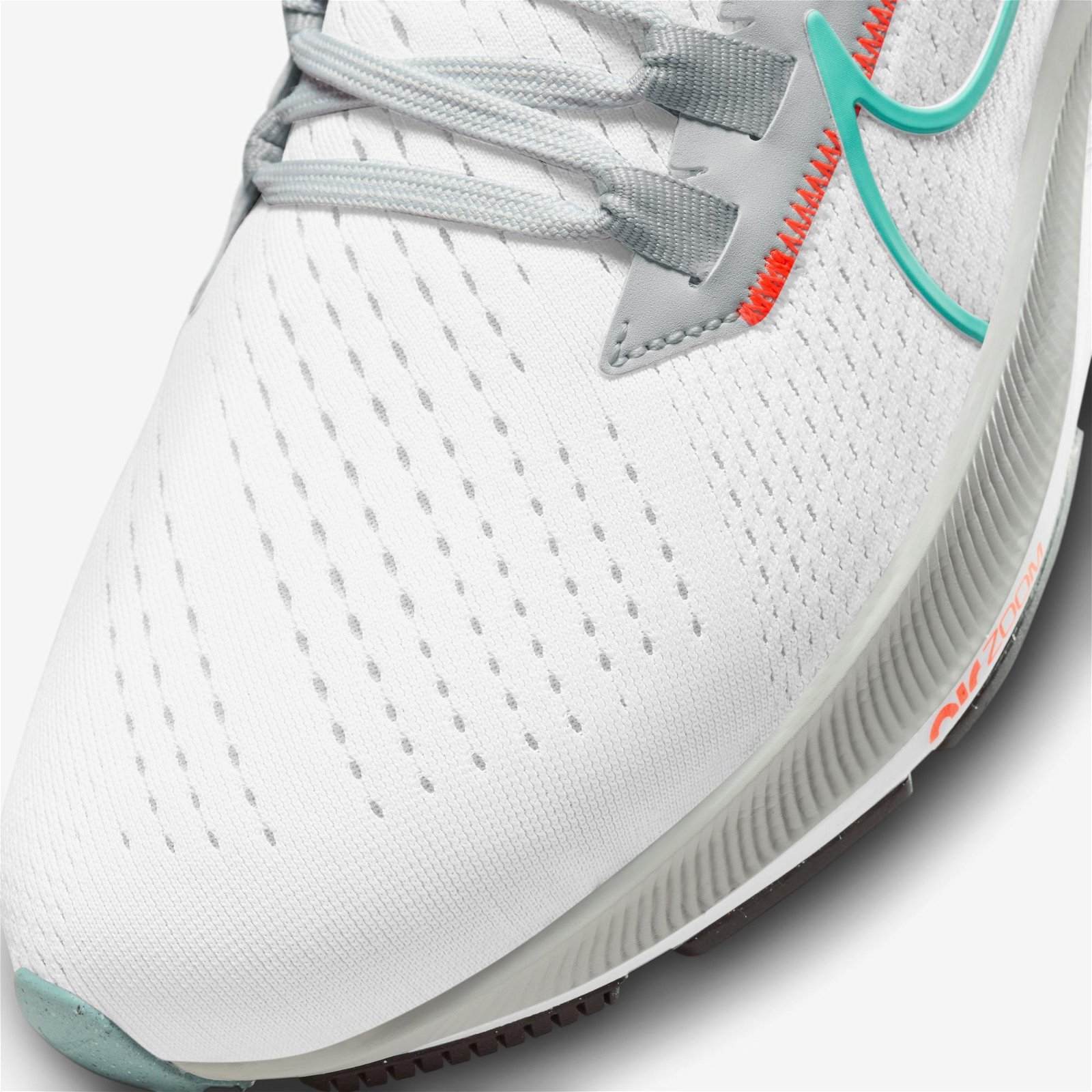 Nike Air Zoom Pegasus 38 Kadın Beyaz Spor Ayakkabı