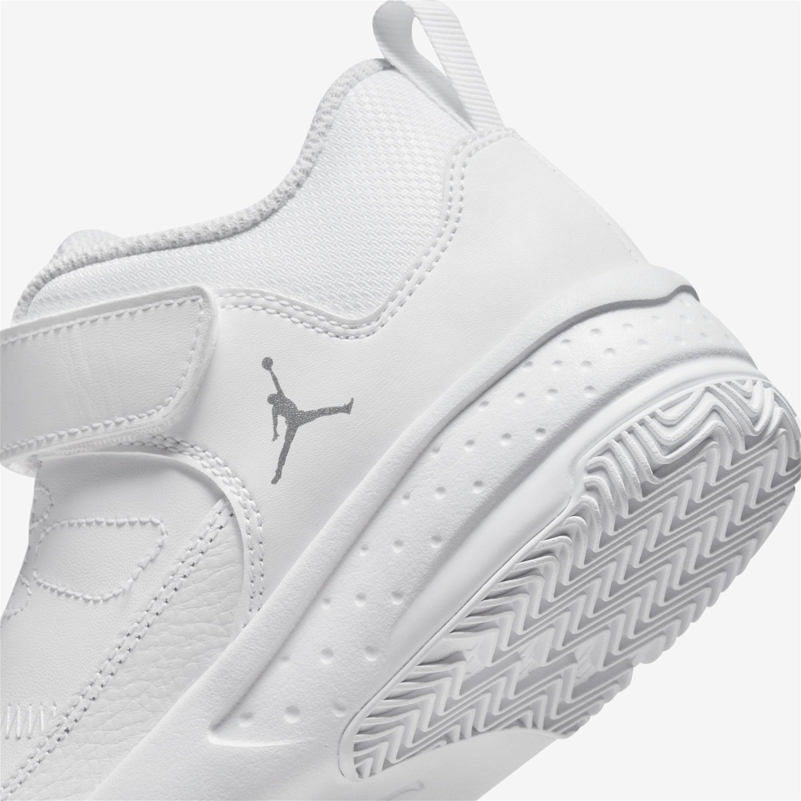 Jordan Max Aura 3 Çocuk Beyaz Spor Ayakkabı