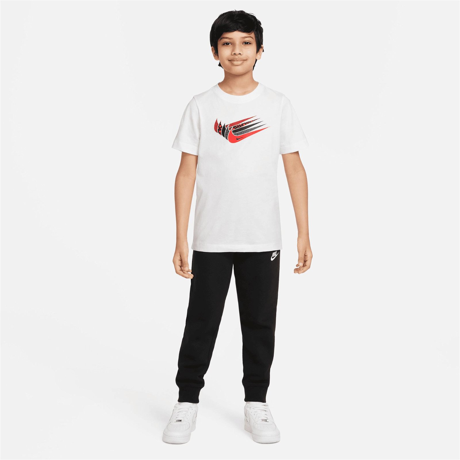 Nike Sportswear Core Brandmark 3 Çocuk Beyaz T-Shirt