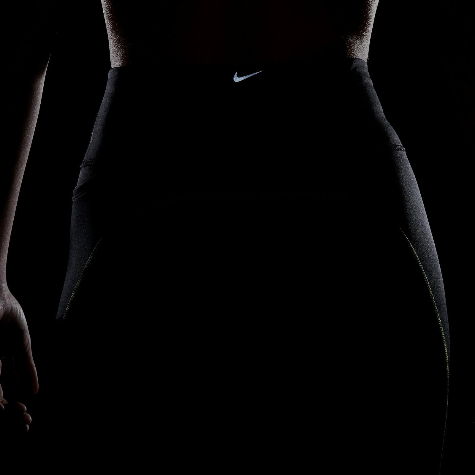Nike Dri-FIT Icnclsh Mid Rise Tbc A Kadın Siyah Tayt