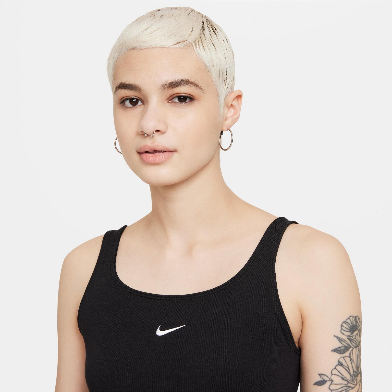 Nike Sportswear Essential Cami Tank Kadın Siyah Kolsuz T-Shirt