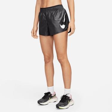  Nike Swoosh Run Short Kadın Siyah Şort