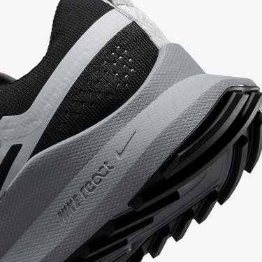  Nike React Pegasus Trail 4 Kadın Siyah Spor Ayakkabı