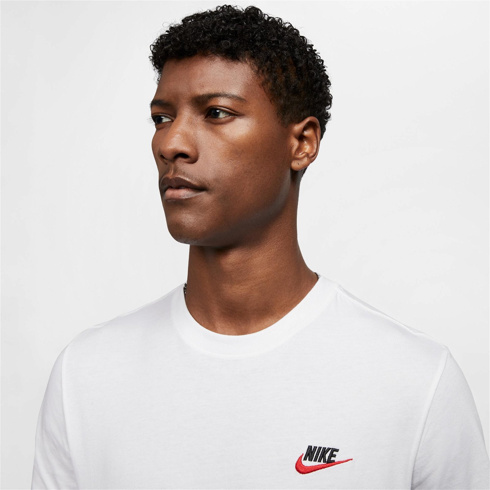 Nike Sportswear Club Erkek Beyaz T-Shirt