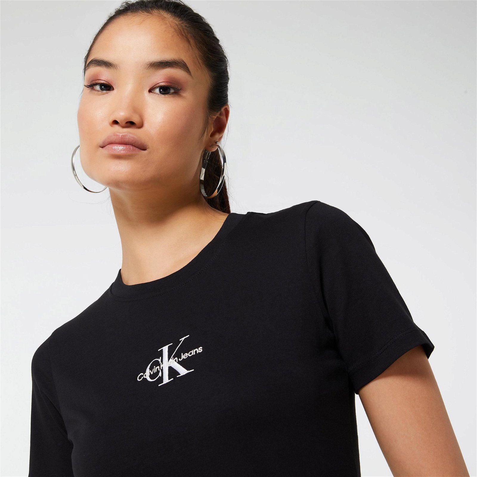 Calvin Klein Monogram Logo Slim Fit Kadın Siyah T-Shirt