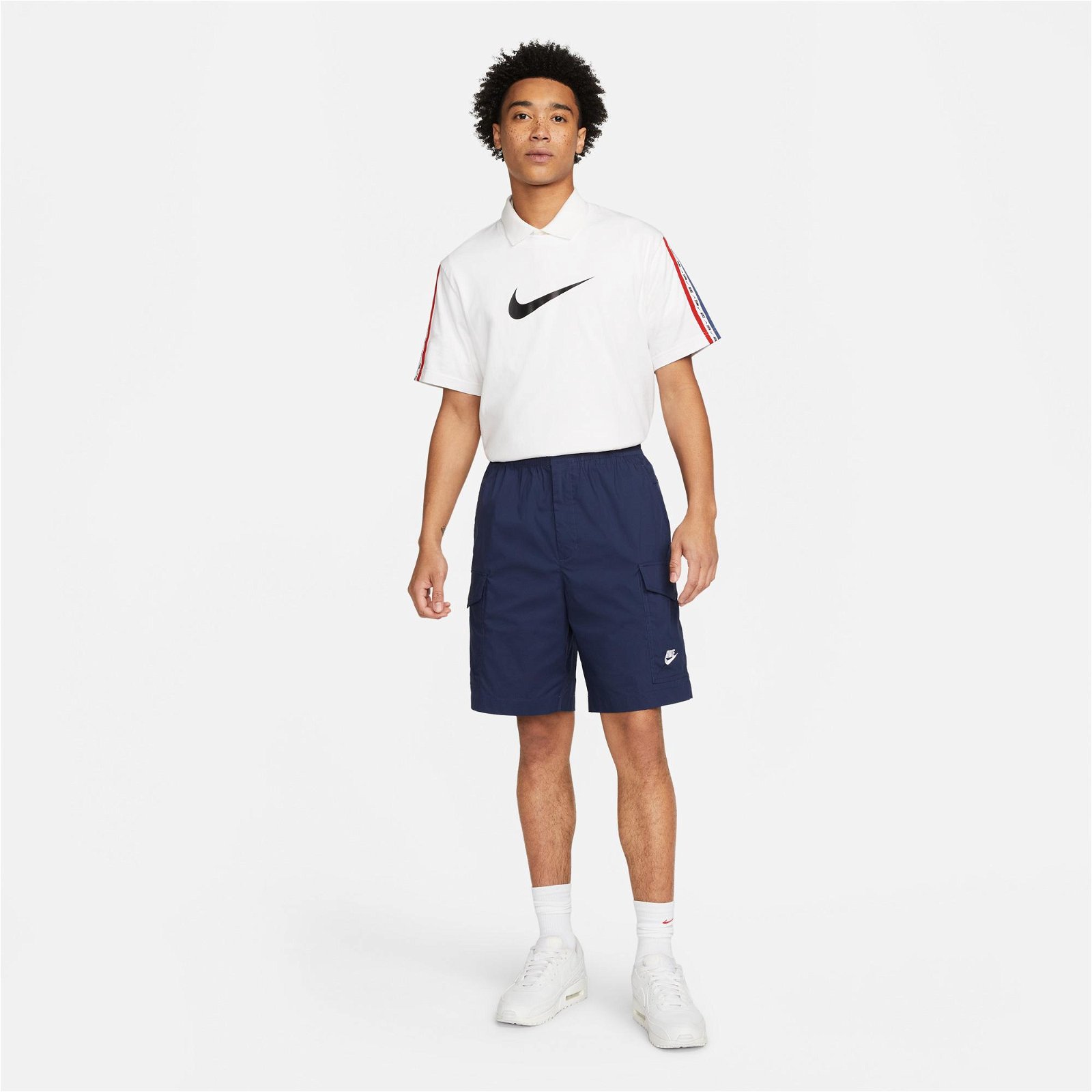 Nike Sportswear Repeat Erkek Beyaz T-Shirt