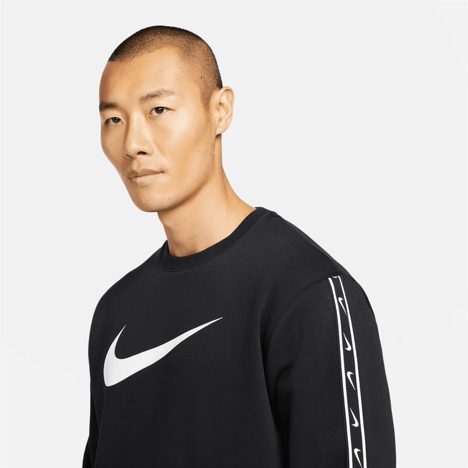 Nike Sportswear Repeat SwooshFleece Crew Bb Erkek Siyah Sweatshirt