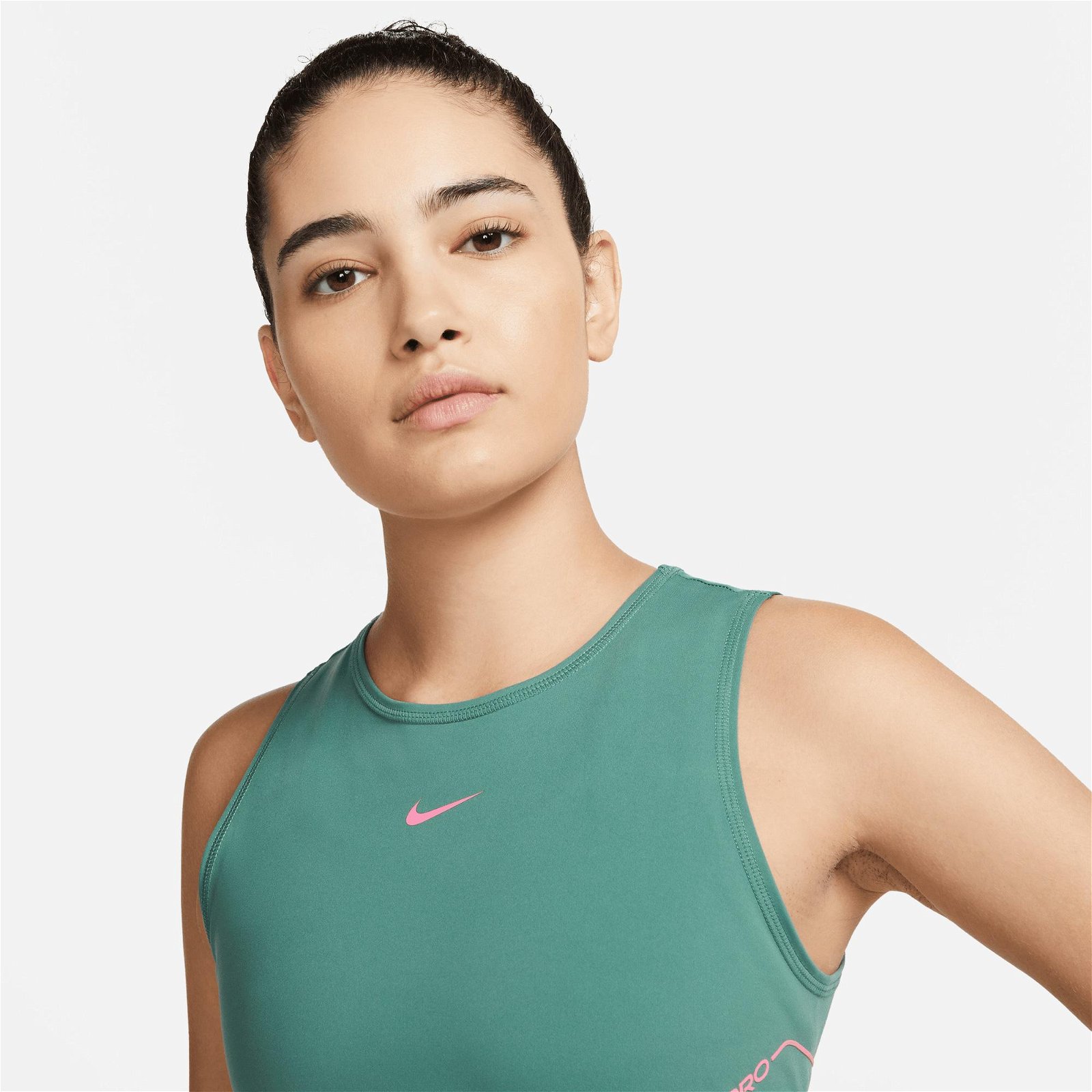 Nike Pro Dri-FIT Kadın Yeşil Crop Top T-Shirt