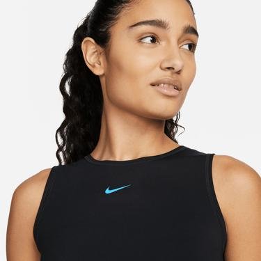  Nike Pro Dri-FIT Kadın Siyah Crop Top