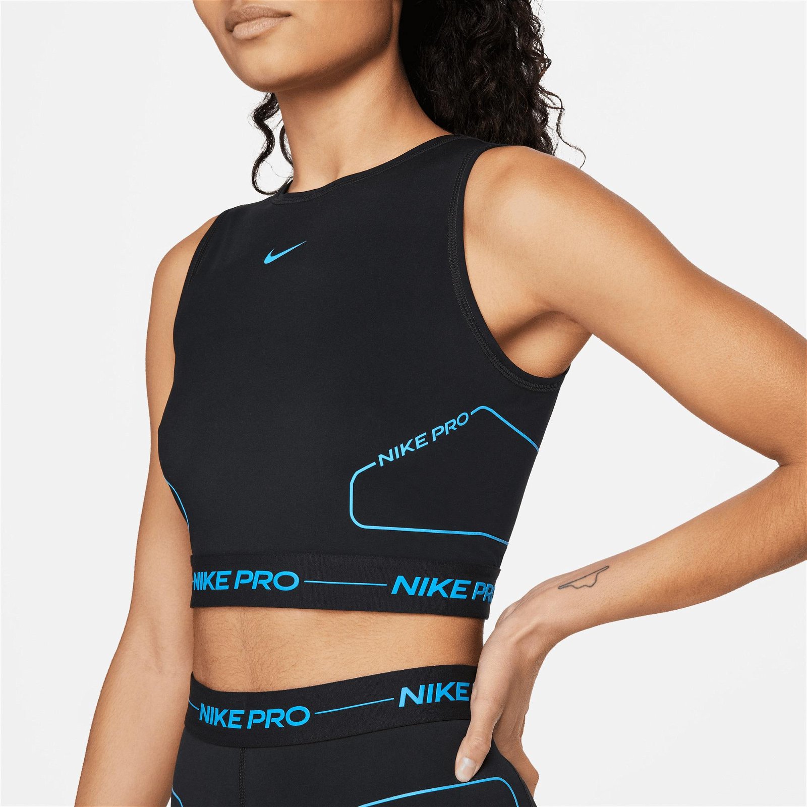 Nike Pro Dri-FIT Kadın Siyah Crop Top