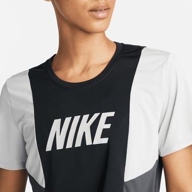 Nike One Dri-FIT Ss Std Crp Top Cb Kadın Siyah T-Shirt