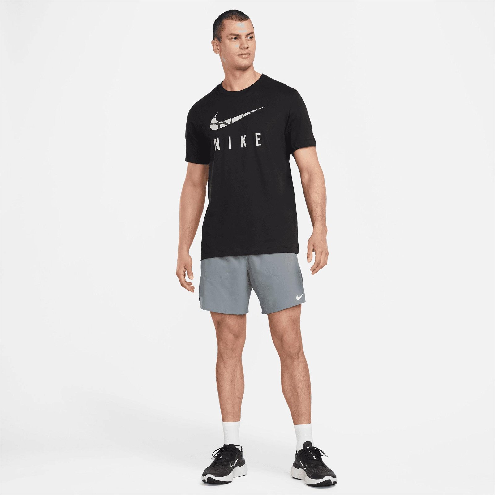 Nike Dri-FIT Run Division Erkek Siyah T-Shirt