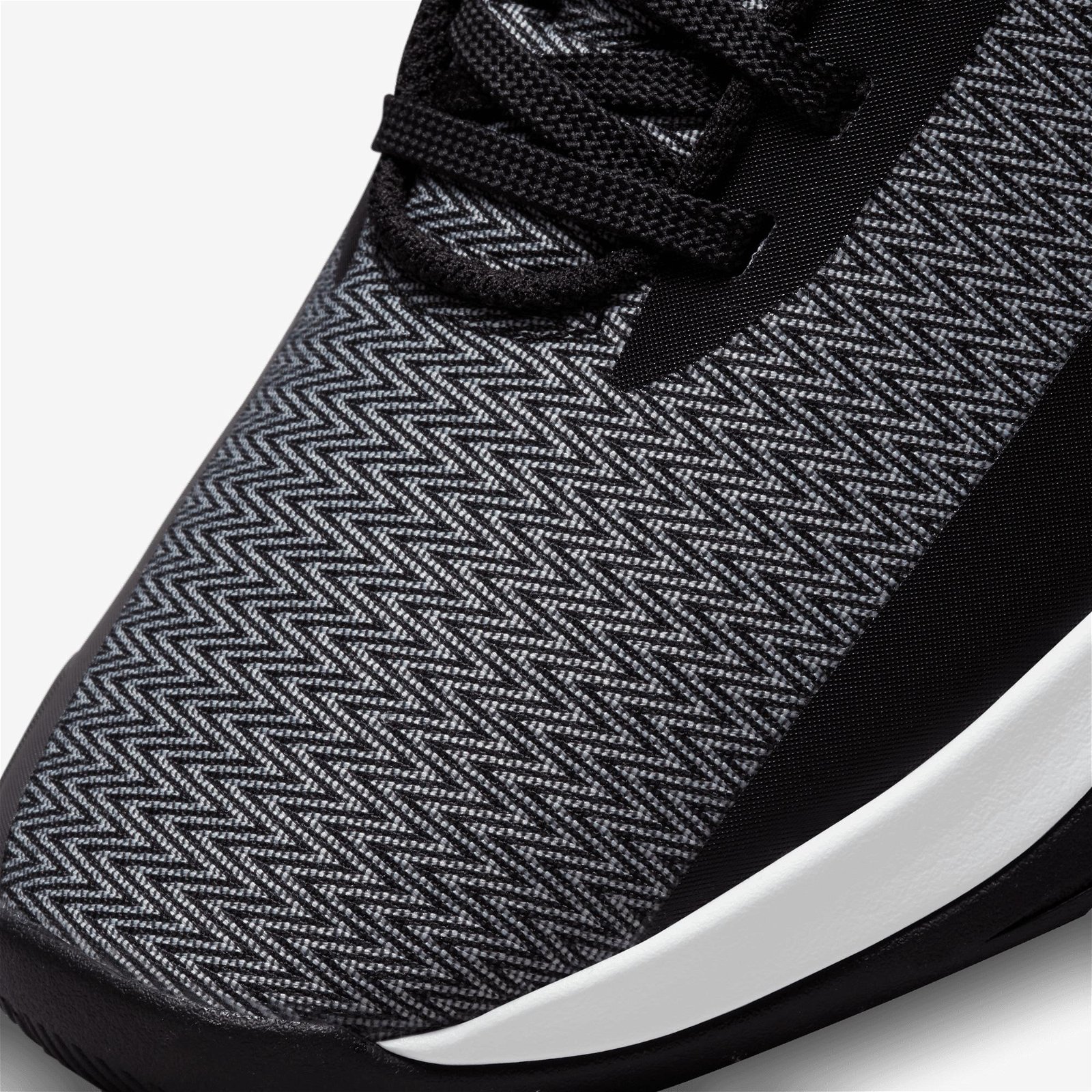 Nike Precision VI Erkek Siyah Spor Ayakkabı