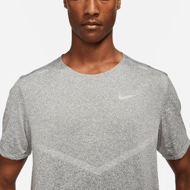  Nike Dri-FIT Rise 365 Ss Erkek Gri T-Shirt