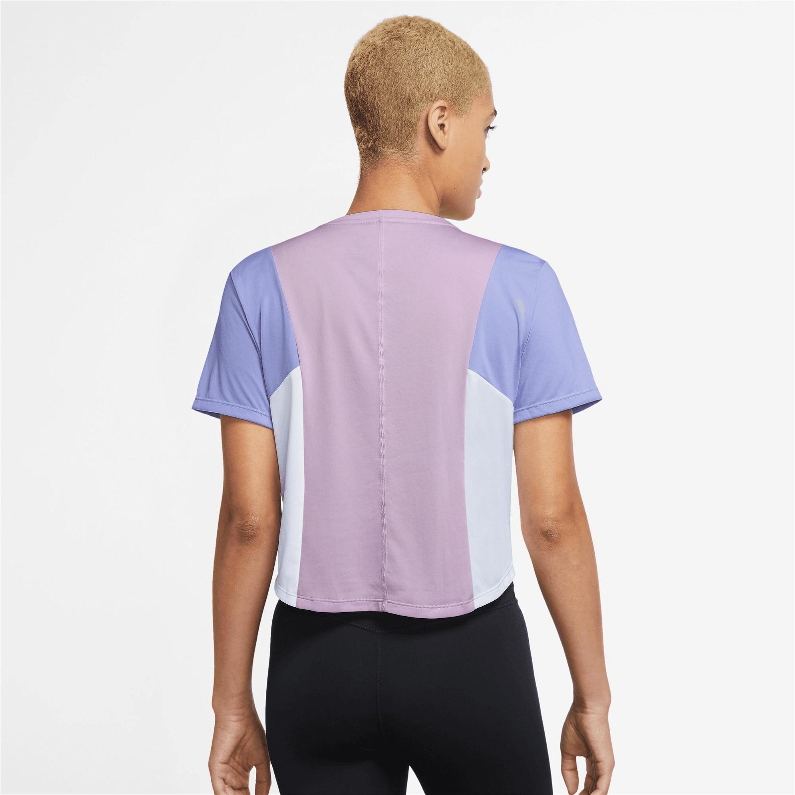 Nike One Dri-FIT Standard Kadın Mor Crop T-Shirt