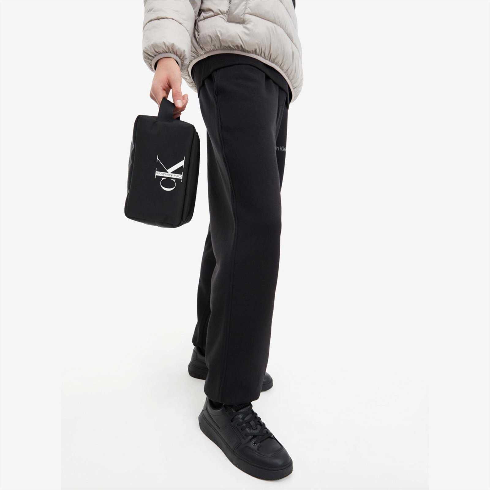 Calvin Klein Sport Essentials Washbag Unisex Siyah Makyaj Çantası