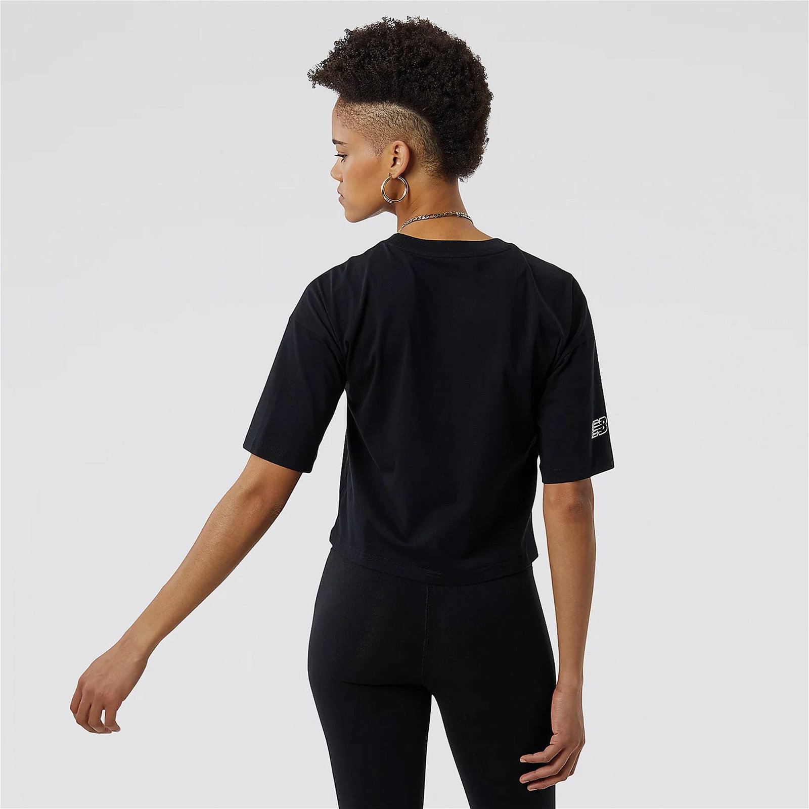 New Balance Essentials Graphic Kadın Siyah T-Shirt