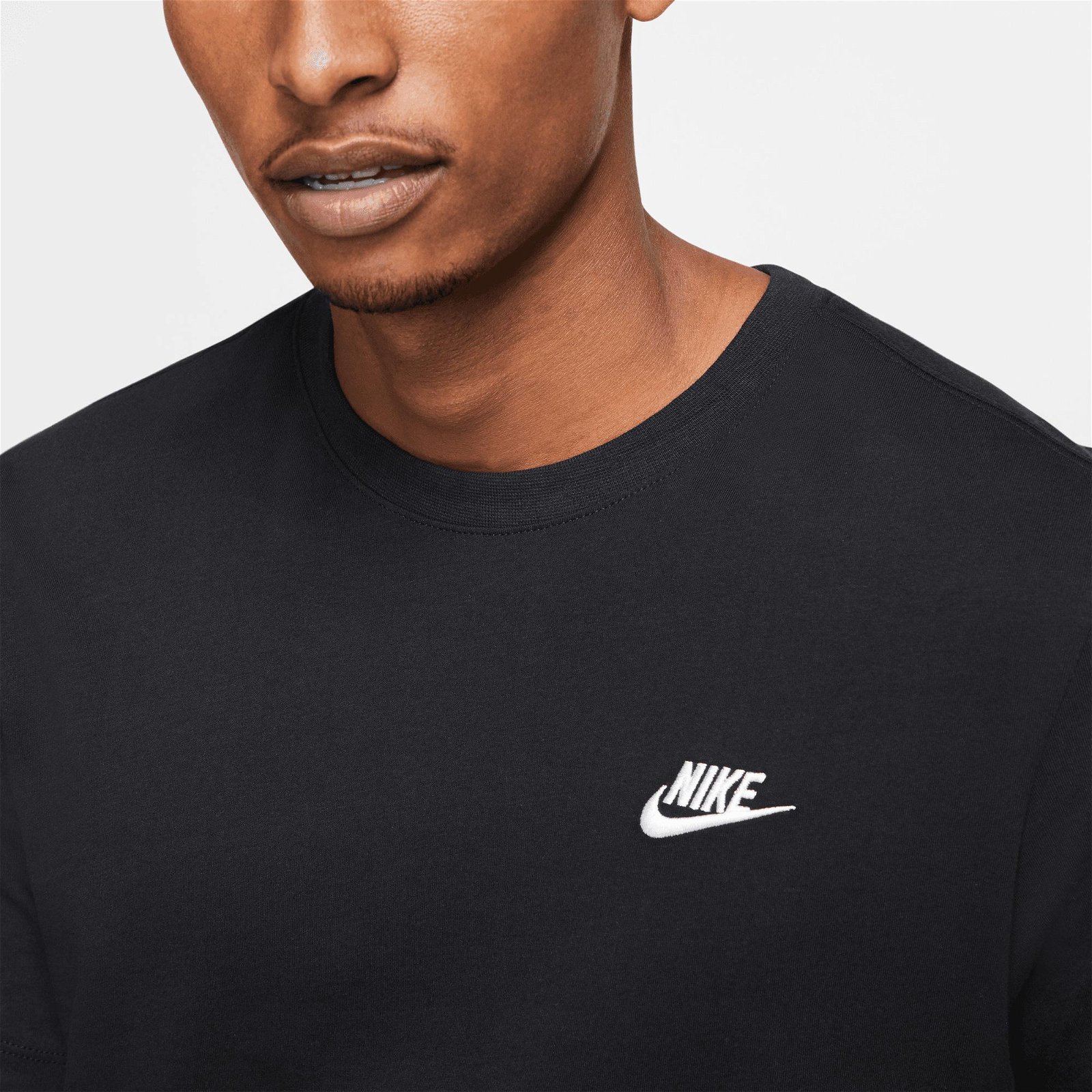 Nike Sportswear Club Erkek Siyah T-Shirt