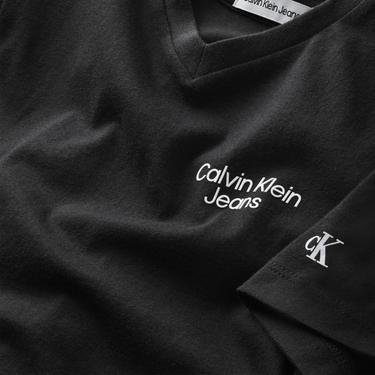  Calvin Klein Jeans Stack Logo V-Neck Çocuk Siyah T-Shirt