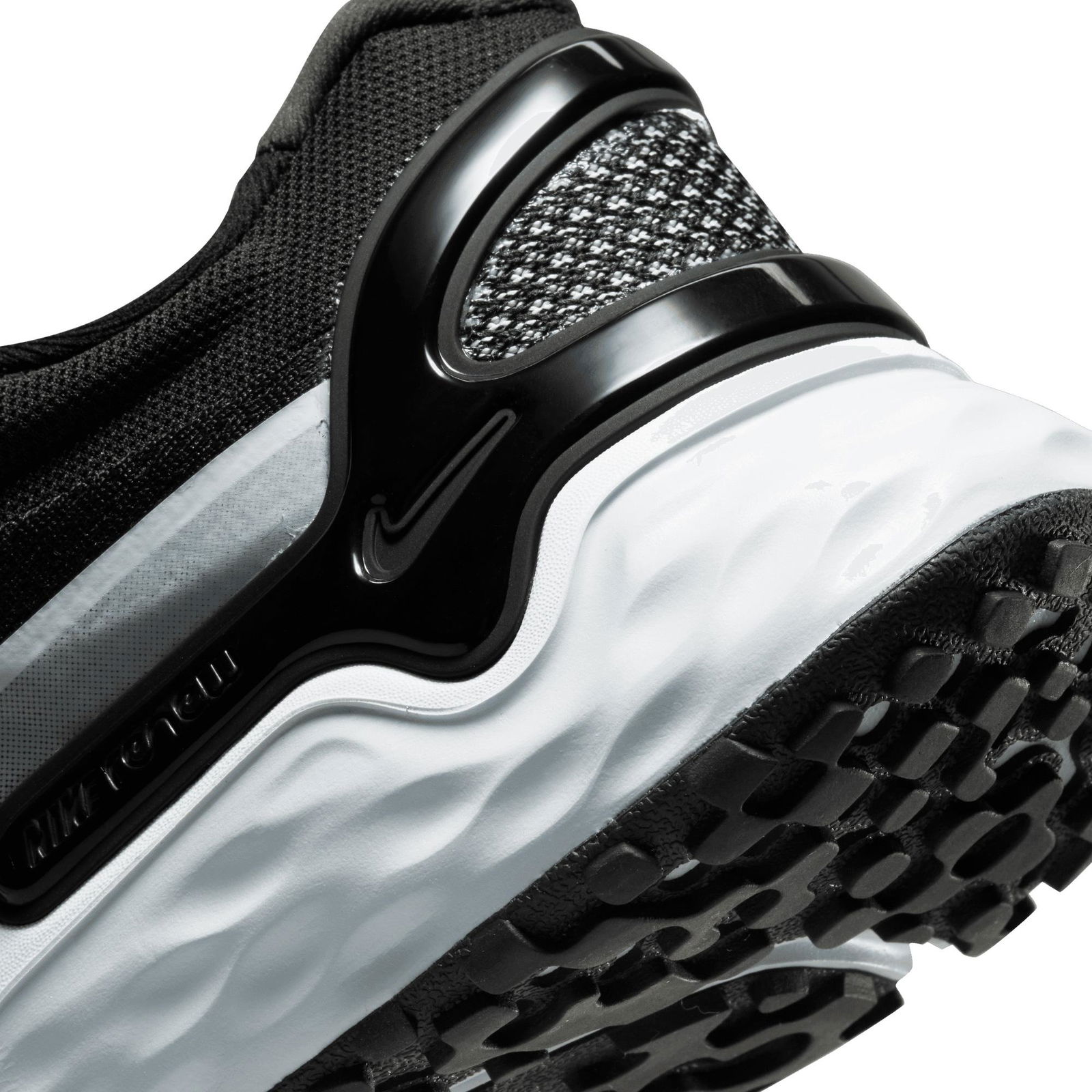 Nike Renew Run 3 Kadın Siyah Spor Ayakkabı