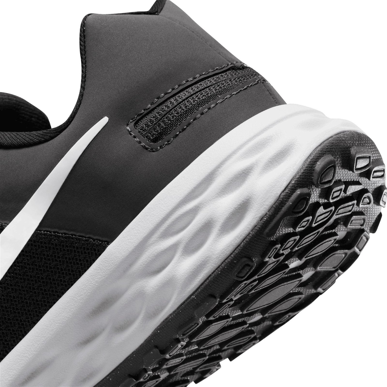 Nike Revolution 6 Flyease NN Kadın Siyah Spor Ayakkabı