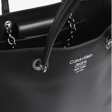  Calvin Klein Sculpted Shopper29 Spec Kadın Siyah Omuz Çantası