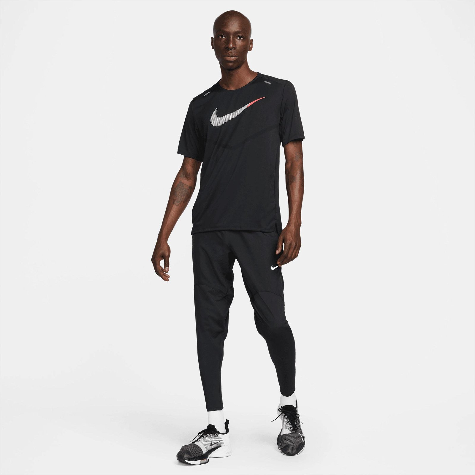 Nike Dri-FIT Rise 365 Hbr Erkek Siyah T-Shirt
