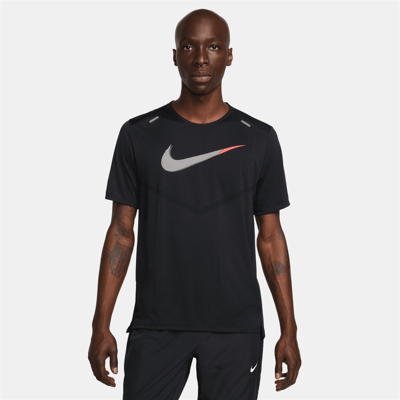 Nike Dri-FIT Rise 365 Hbr Erkek Siyah T-Shirt
