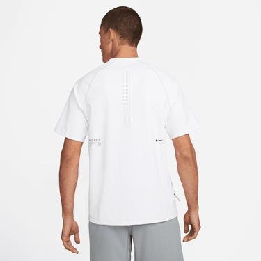  Nike Dri-FIT Adventure Aps Top Erkek Beyaz T-Shirt
