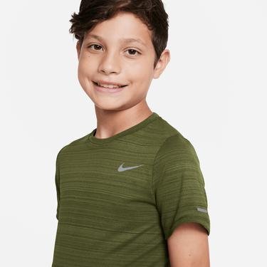  Nike Dri-FIT Miler Top Çocuk Yeşil T-Shirt