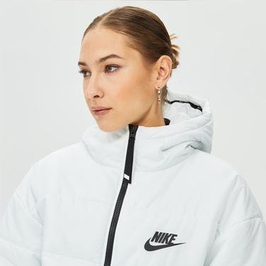  Nike Sportswear Therma-FIT Kadın Beyaz Mont