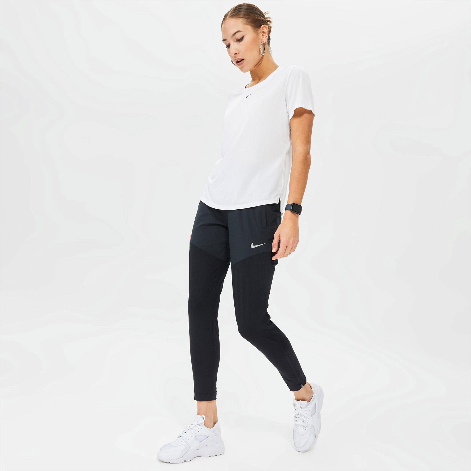 Nike One Dri-Fit Standart Kadın Beyaz T-Shirt