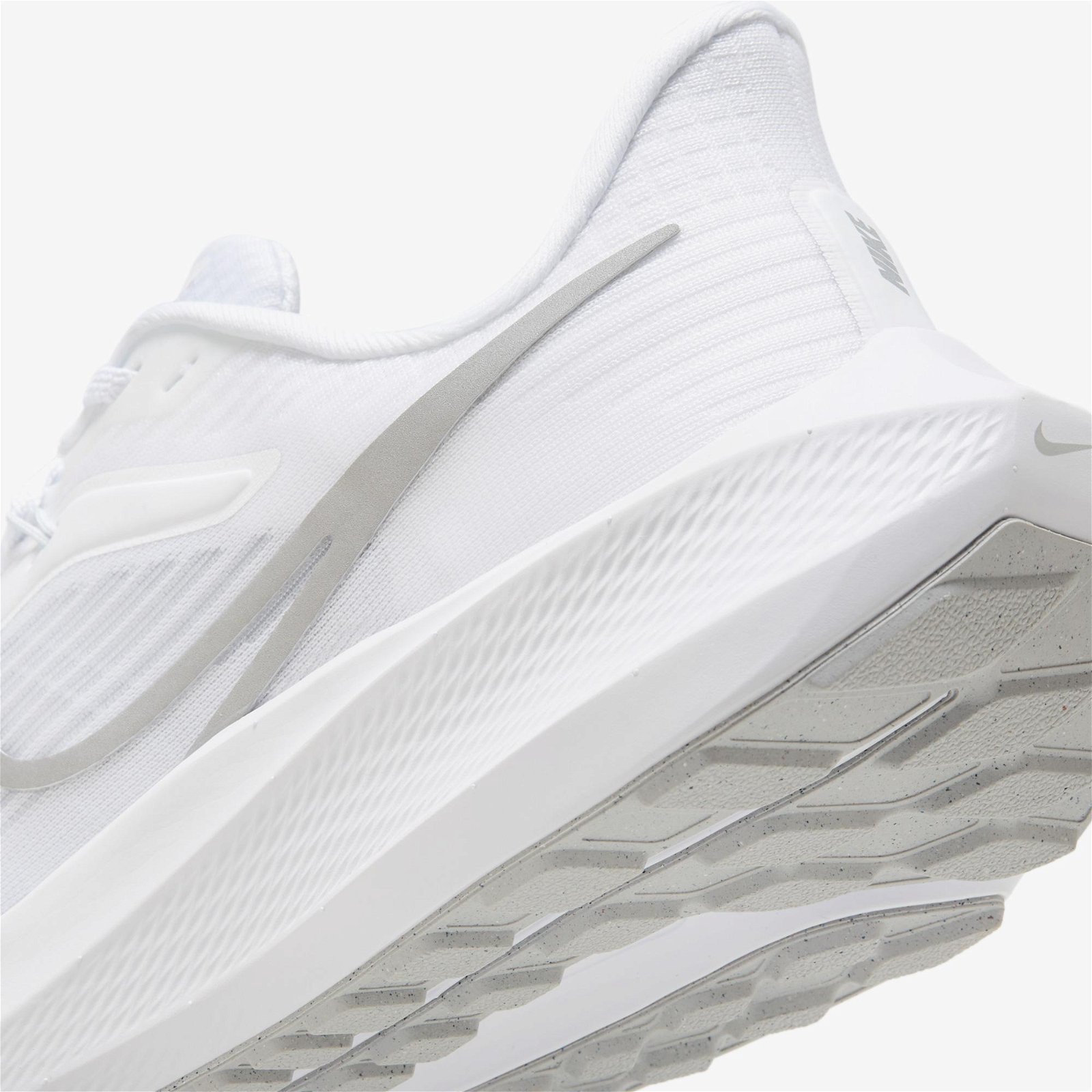 Nike Air Zoom Pegasus 39 Kadın Beyaz Spor Ayakkabı