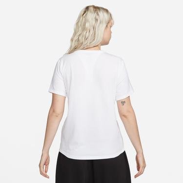  Nike Sportswear Club Kadın Beyaz T-Shirt