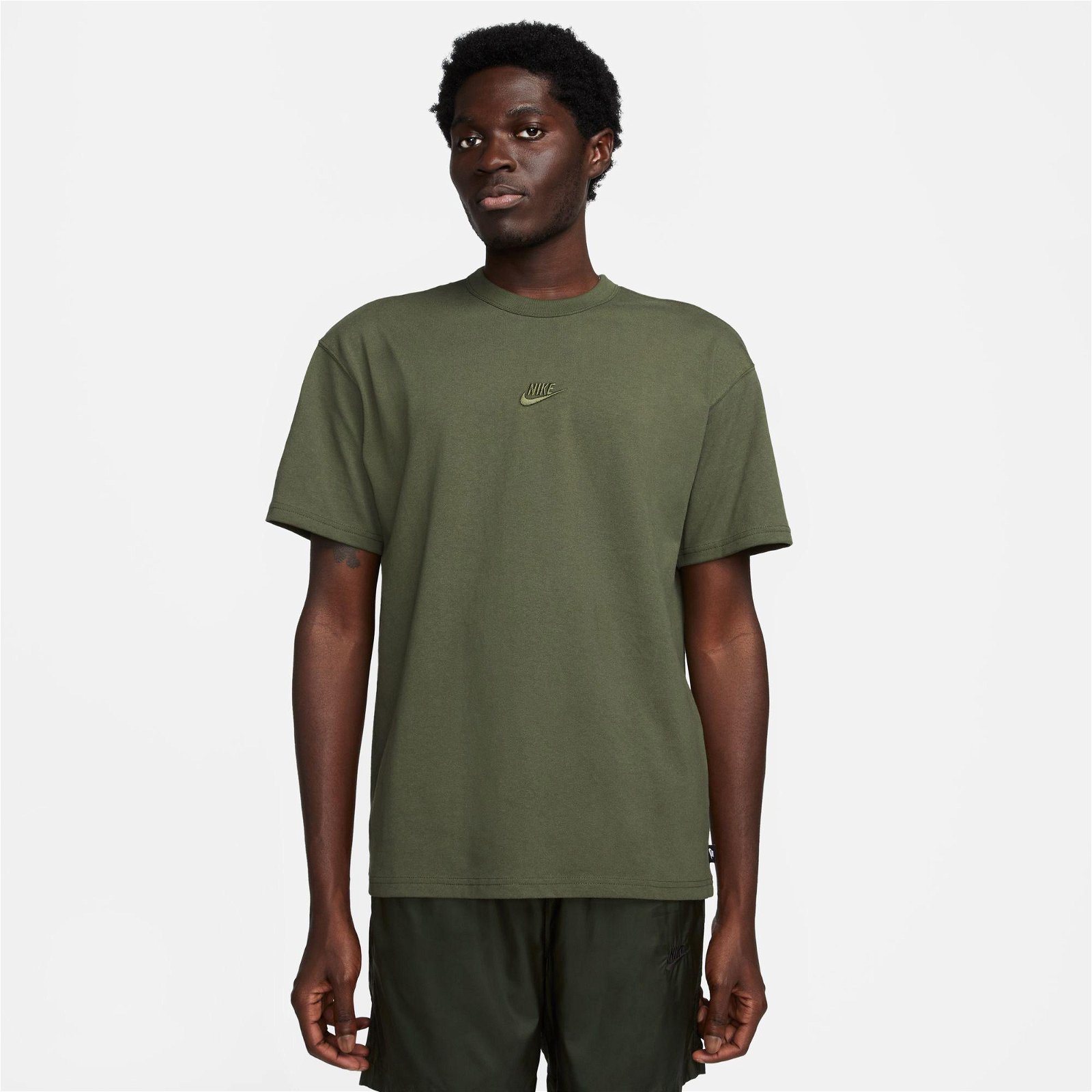 Nike Sportswear Premium Essential Sustainable Erkek Haki T-Shirt