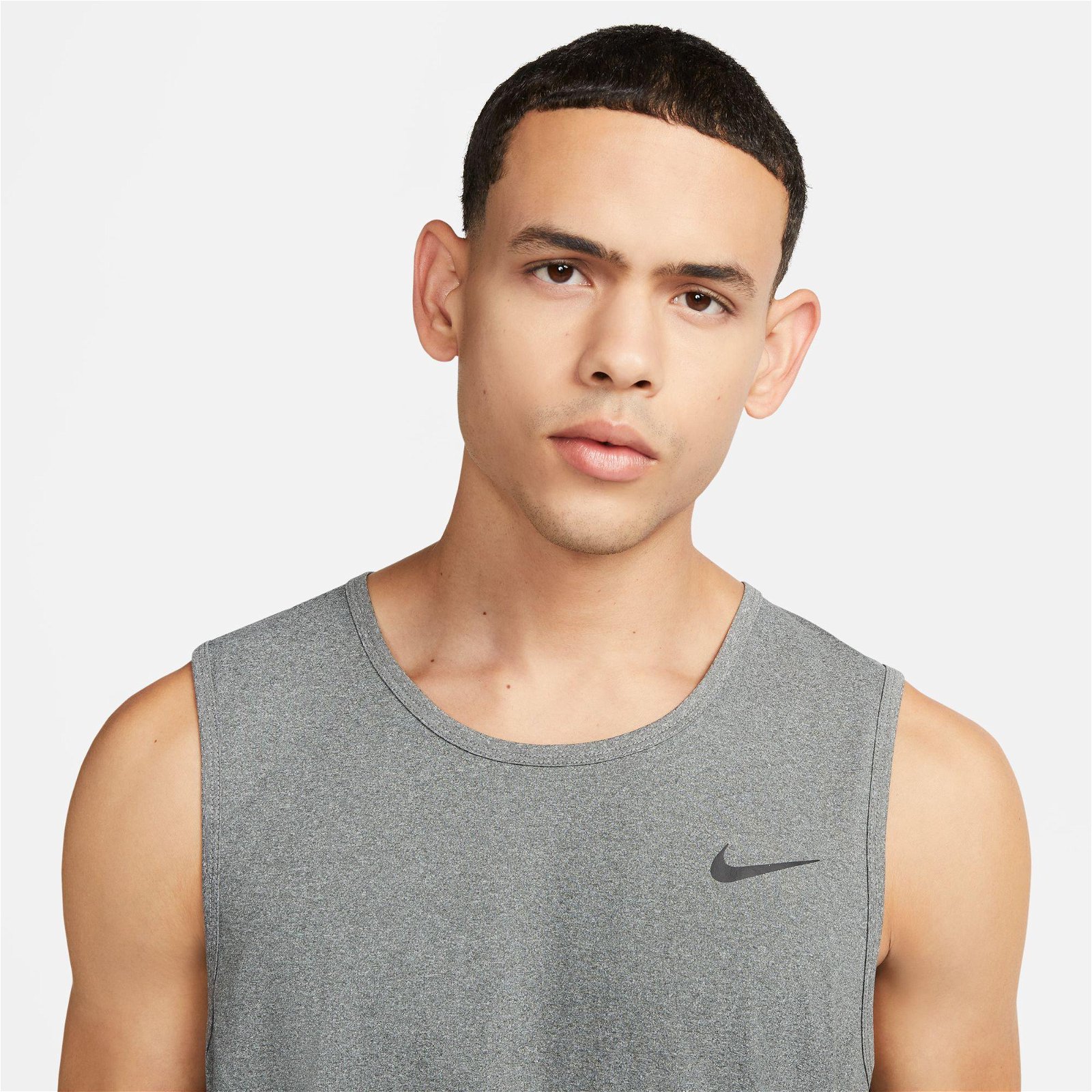 Nike Dri-Fit Hyverse Tank Erkek Gri Kolsuz T-Shirt
