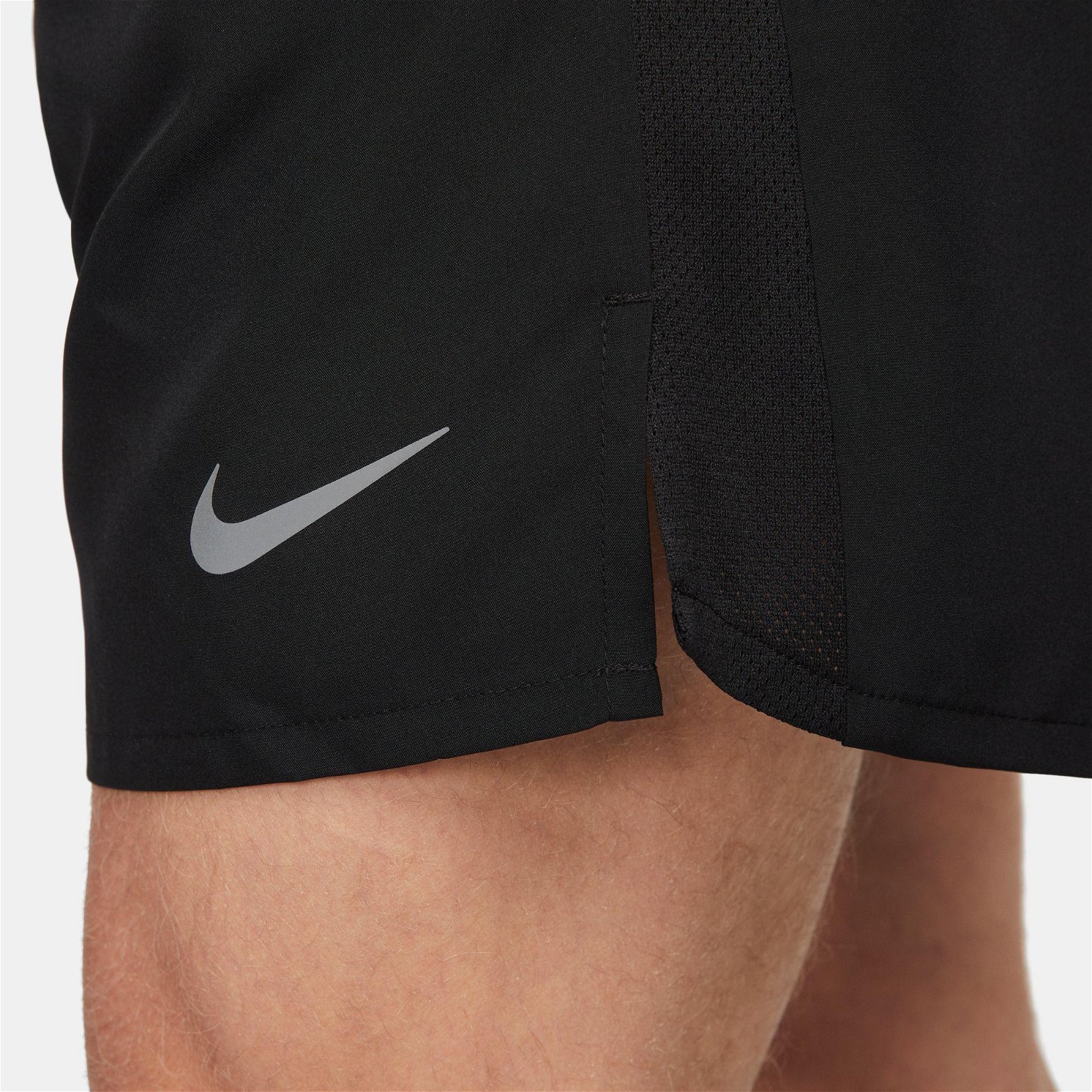 Nike Dri-Fit Challenger 18cm Erkek Siyah Şort