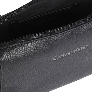  Calvin Klein Must Camera Bag Erkek Siyah Omuz Çantası