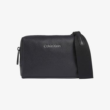  Calvin Klein Must Camera Bag Erkek Siyah Omuz Çantası