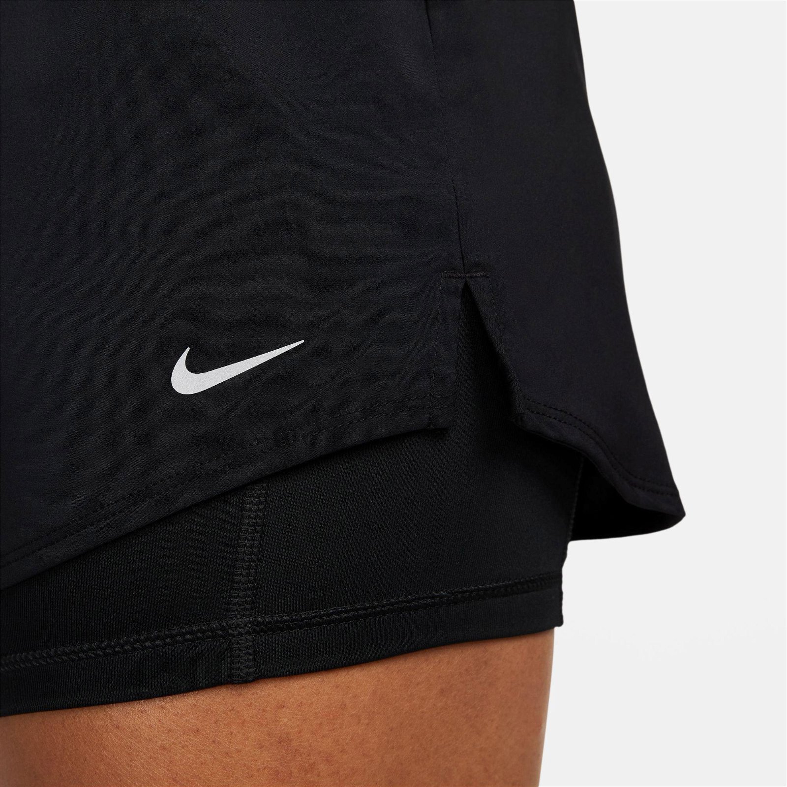 Nike One Dri-Fit Mid Rise 8cm 2N1 Kadın Siyah Şort