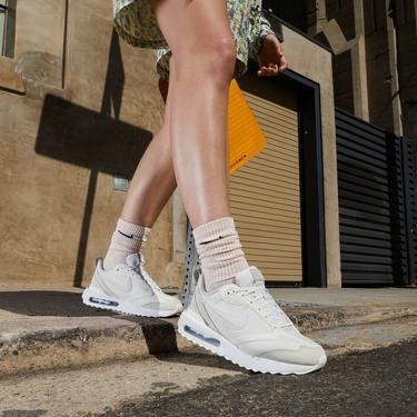  Nike Air Max Dawn Kadın Gri Spor Ayakkabı