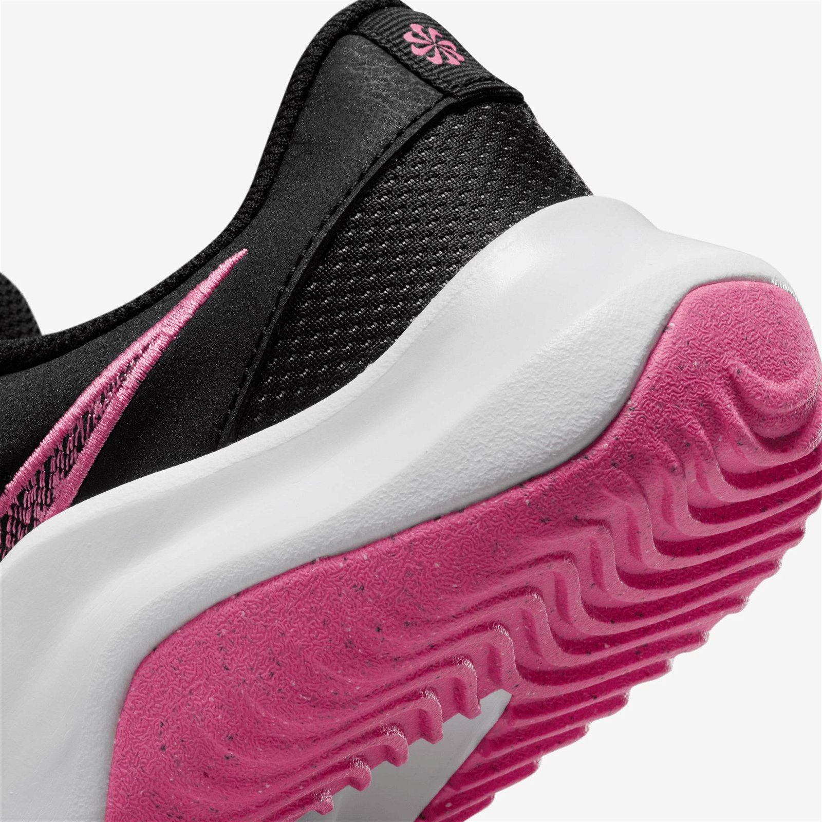 Nike Legend Essential 3 NN Kadın Siyah Spor Ayakkabı