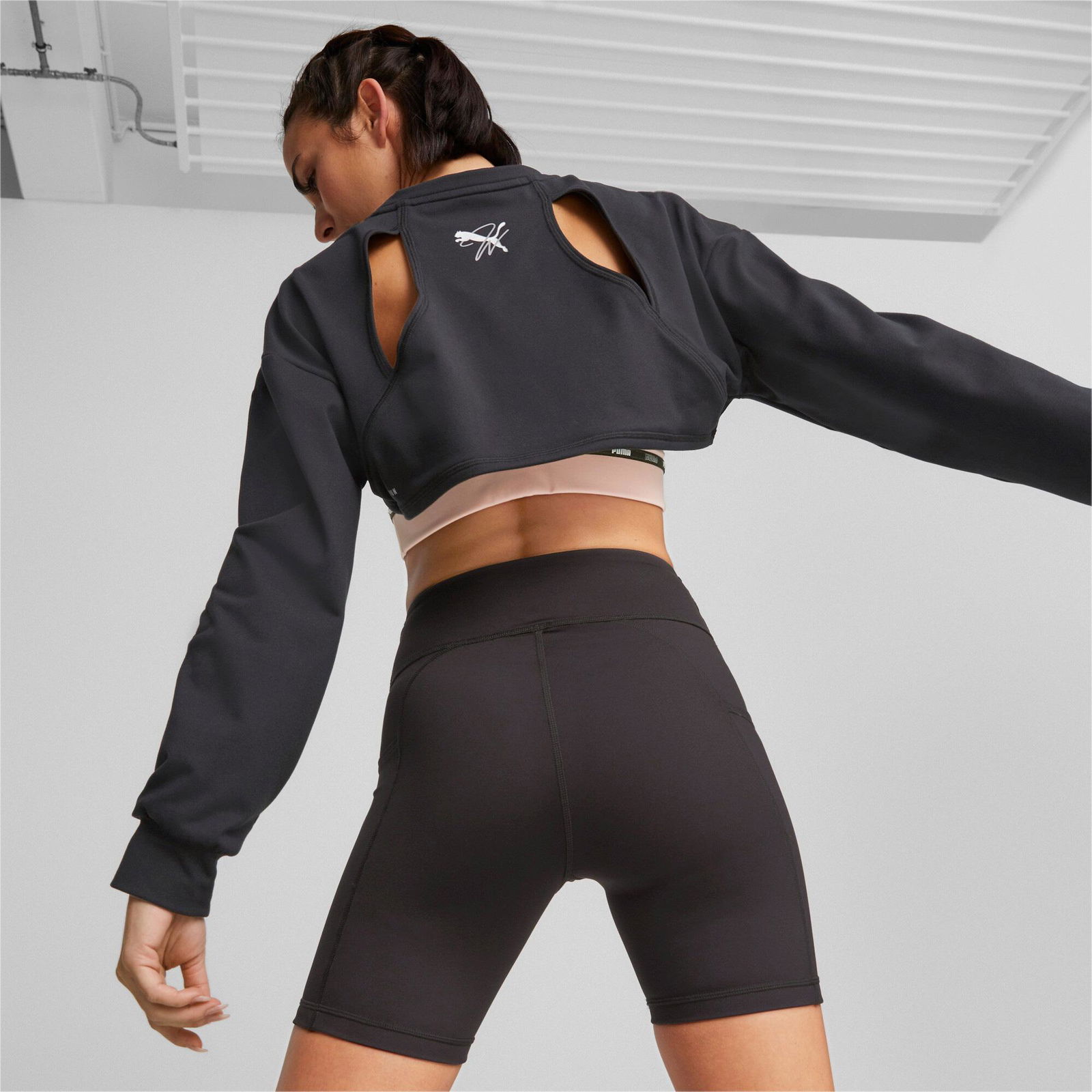Puma Forever Luxe Cloudspun Crop Kadın Siyah Sweatshirt