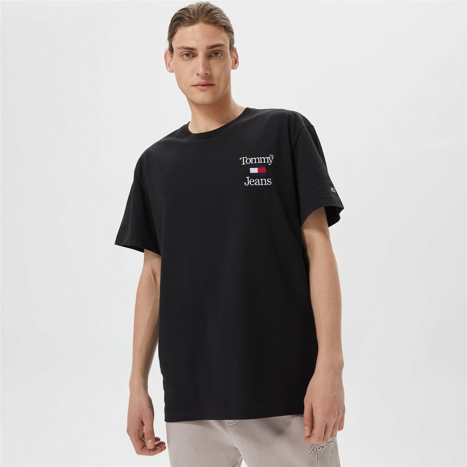 Tommy Jeans Relaxed Chest Logo Erkek Siyah T-Shirt