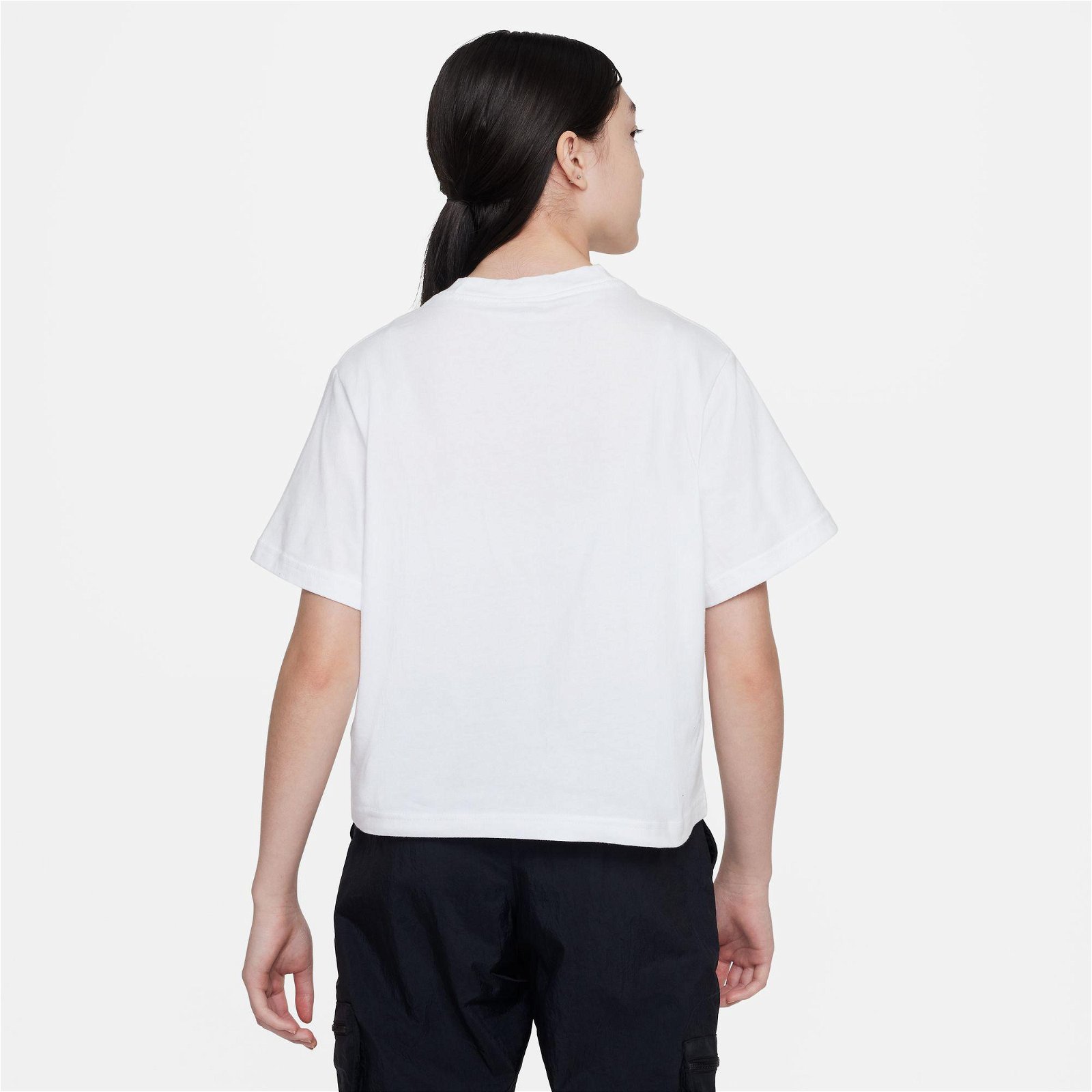 Nike Sportswear Essential Boxy Çocuk Beyaz T-Shirt