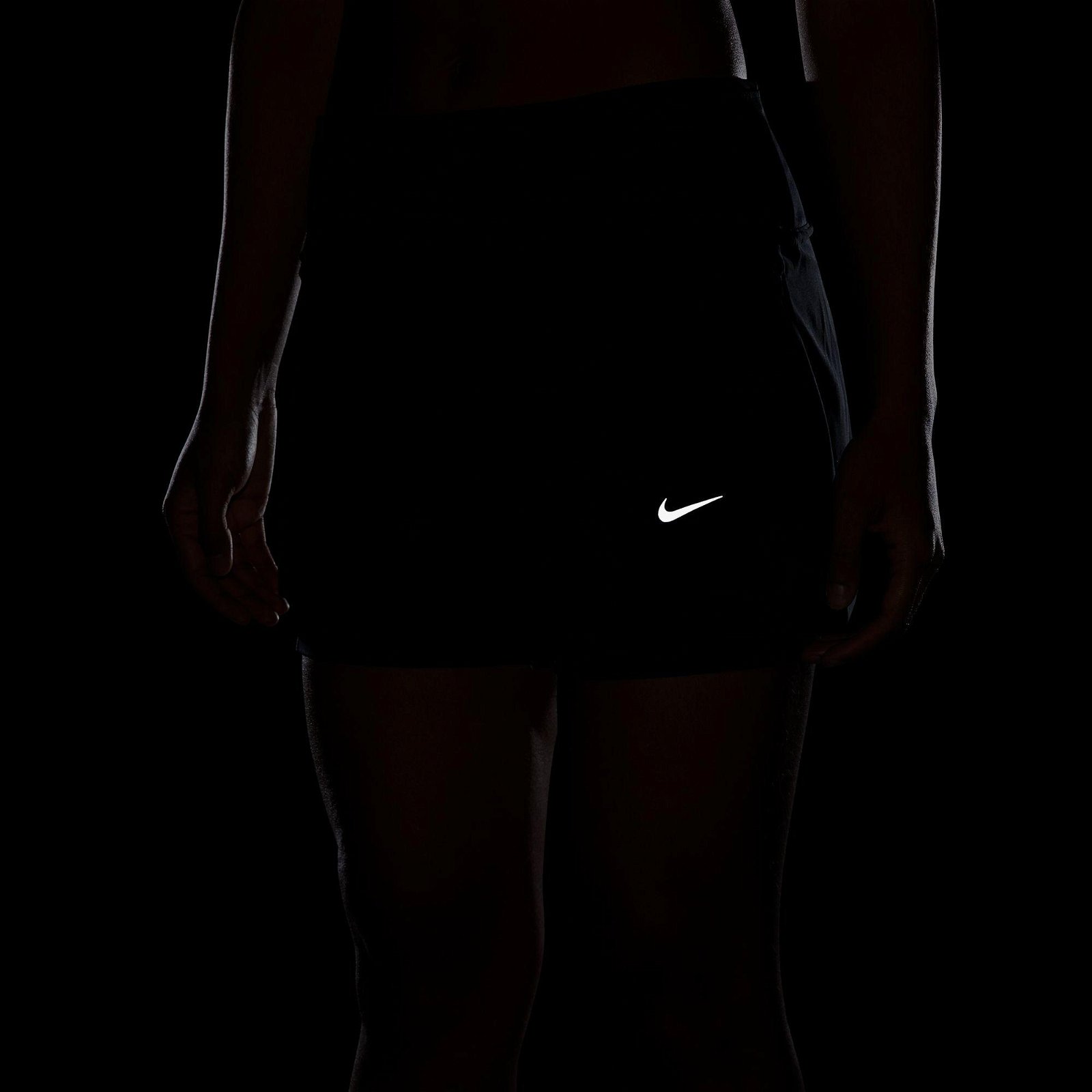 Nike Swift Dri-Fit Mid Rise 8cm 2N1 Kadın Siyah Şort