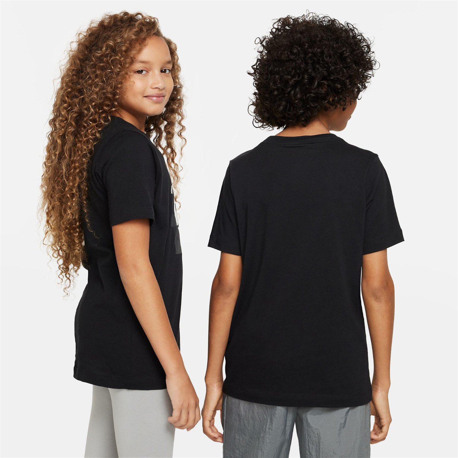 Nike Sportswear Core Brandmark 1 Çocuk Siyah T-Shirt