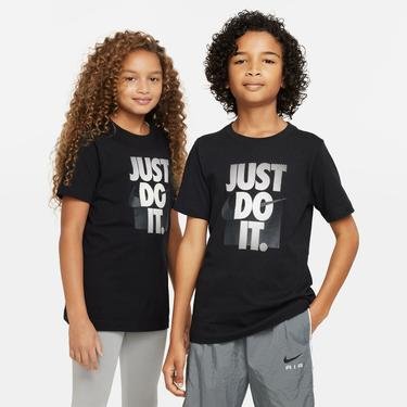  Nike Sportswear Core Brandmark 1 Çocuk Siyah T-Shirt