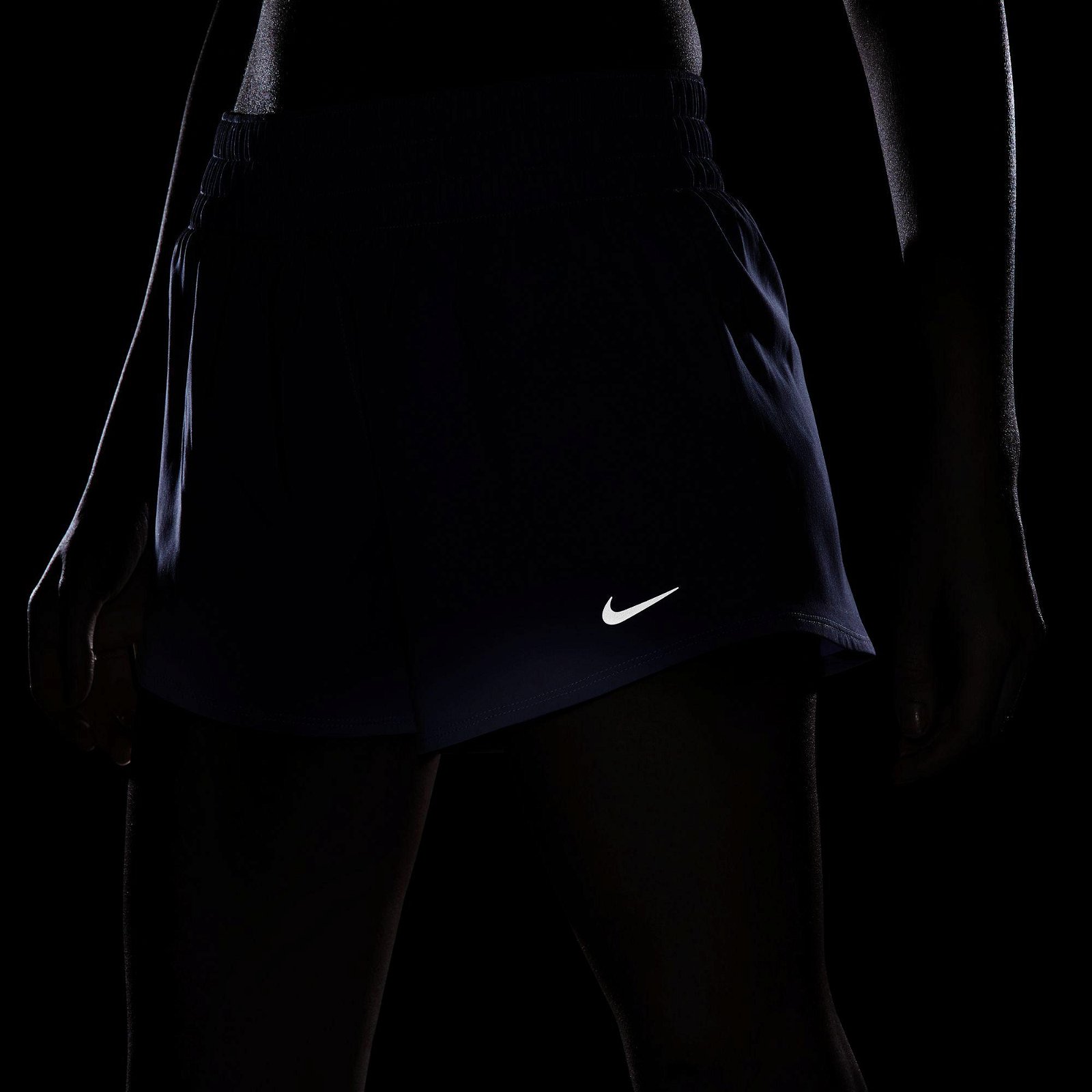 Nike One Dri-Fit Mid Rise 3 inç Short Kadın Gri Şort